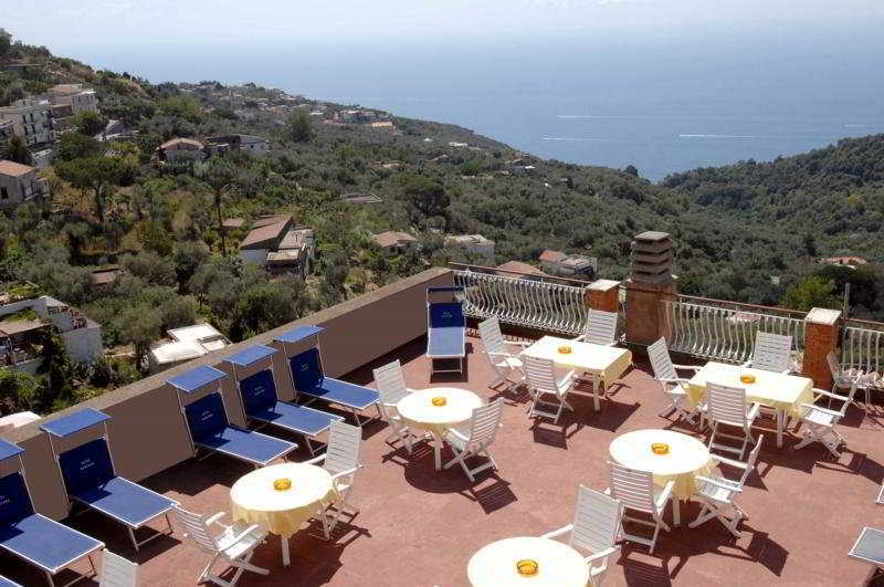 Hotel Montana SantʼAgata sui Due Golfi Exterior foto
