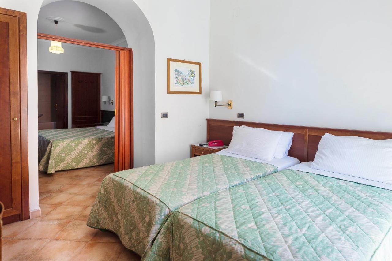 Hotel Montana SantʼAgata sui Due Golfi Exterior foto