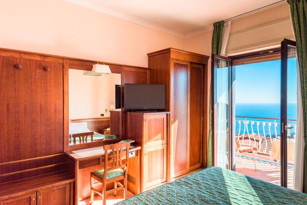Hotel Montana SantʼAgata sui Due Golfi Exterior foto