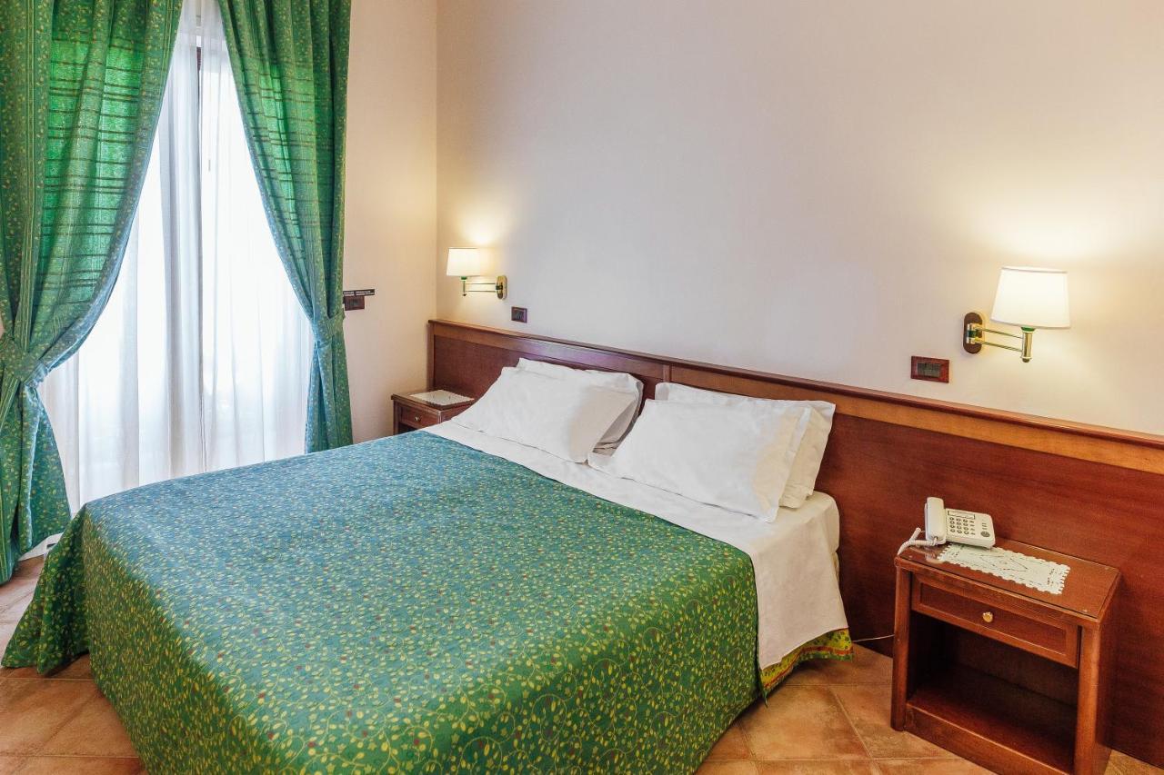 Hotel Montana SantʼAgata sui Due Golfi Exterior foto